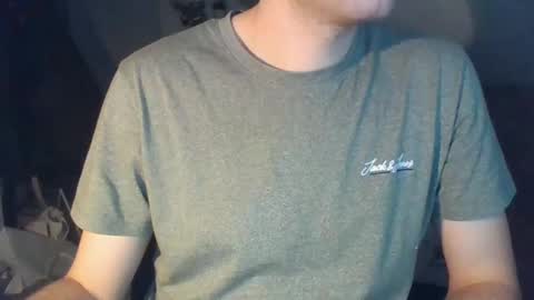 Snapshot of hunting_007 chatting on 02.19.25 hunting_007 online show from 02.19.25