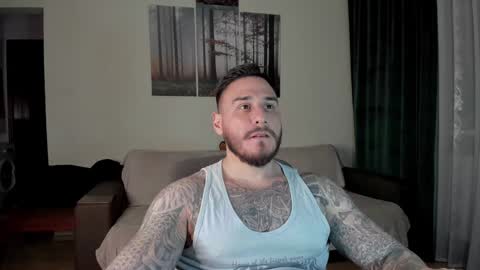 Snapshot of huntyourheart94 chatting on 01.17.25 huntyourheart94 online show from 01.17.25