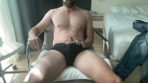 Snapshot of huracan01 chatting on 09.20.25 huracan01 online show from 09.20.25