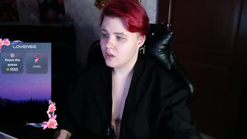 Snapshot of husk_ryan chatting on 01.12.25 Ryan online show from 01.12.25