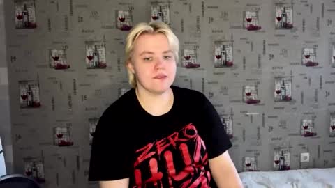 Snapshot of husk_ryan chatting on 10.31.25 Ryan online show from 10.31.25