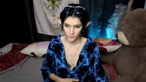 Snapshot of hyeon_jin chatting on 01.14.25 Hyeon Jin online show from 01.14.25