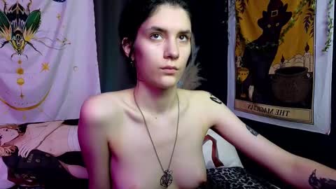 Snapshot of hyeon_jin chatting on 01.20.25 Hyeon Jin online show from 01.20.25