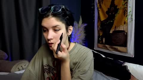 Snapshot of hyeon_jin chatting on 01.30.25 Hyeon Jin online show from 01.30.25