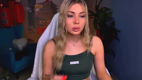 Snapshot of hyileyclark chatting on 02.24.26 hyileyclark online show from 02.24.26