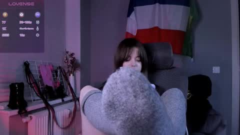 Miley. PVT open i have extra prices on nude show  online show from 12.19.25