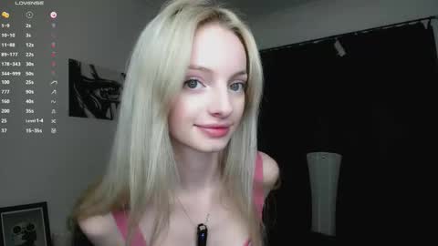 Snapshot of hypno_eyes_babe chatting on 10.18.25 Kate online show from 10.18.25