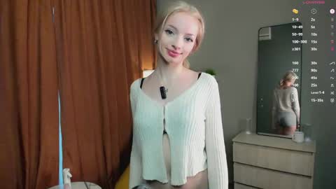 Snapshot of hypno_eyes_babe chatting on 05.17.26 Kate online show from 05.17.26
