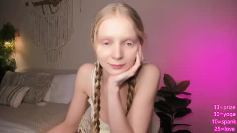 Snapshot of hypnoootic chatting on 03.23.26 Jenny online show from 03.23.26