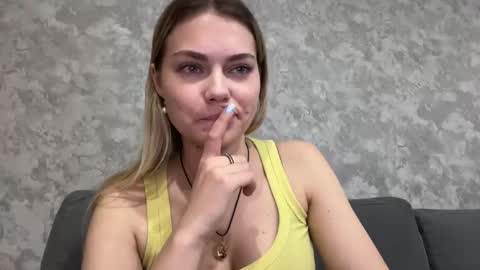 Snapshot of hypnosedesire chatting on 05.08.26 hypnosedesire online show from 05.08.26