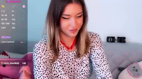 Snapshot of hypnotic_kitty chatting on 06.22.26 Your submissive lady 3 online show from 06.22.26