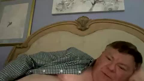 Snapshot of hypnotizing4u chatting on 11.22.25 hypnotizing4u online show from 11.22.25