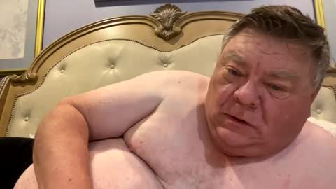 Snapshot of hypnotizing4u chatting on 11.24.25 hypnotizing4u online show from 11.24.25