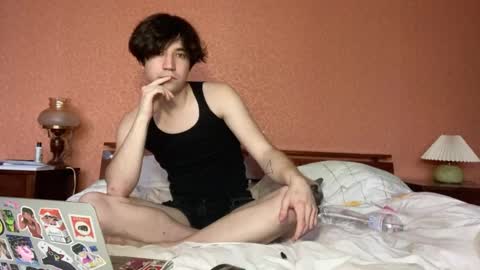 Snapshot of hypomania2 chatting on 01.26.25 hypomania online show from 01.26.25