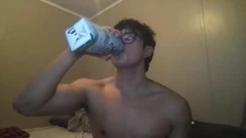 hyunluv online show from 11.06.25