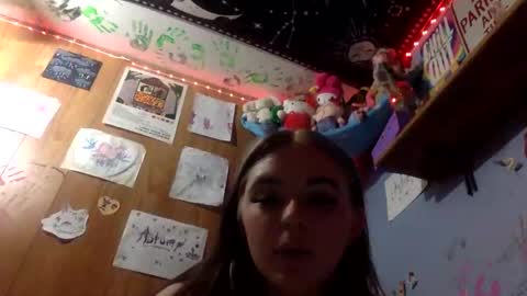 Snapshot of hzisnsk chatting on 05.15.26 hzisnsk online show from 05.15.26