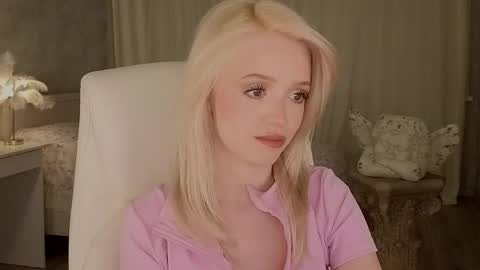 Snapshot of i__am_joss chatting on 04.24.26 Joselle online show from 04.24.26