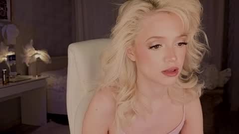 Snapshot of i__am_joss chatting on 05.11.26 Joselle online show from 05.11.26