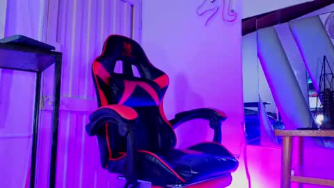 Snapshot of i_am_kelvis_ chatting on 07.16.26 kelvis online show from 07.16.26