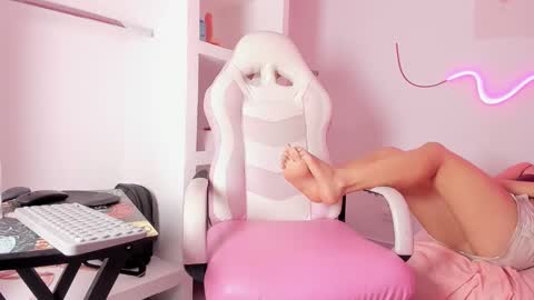 Snapshot of iam_monika chatting on 01.07.25 iam_monika online show from 01.07.25