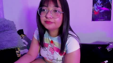 Snapshot of iam_zoechan chatting on 12.10.24 Zoe 3 online show from 12.10.24