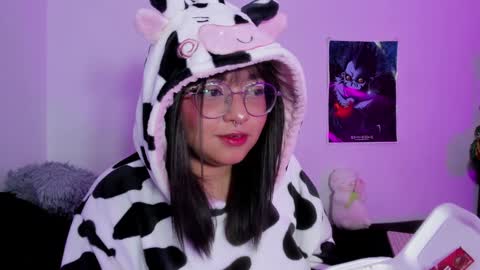 Snapshot of iam_zoechan chatting on 12.12.24 Zoe 3 online show from 12.12.24