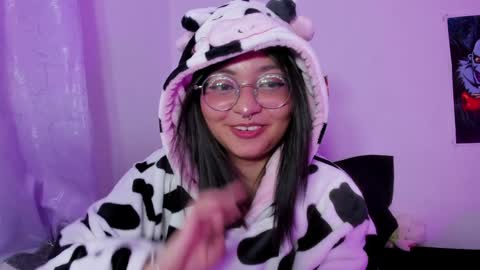 Snapshot of iam_zoechan chatting on 12.12.24 Zoe 3 online show from 12.12.24