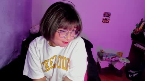 Snapshot of iam_zoechan chatting on 01.22.25 Zoe 3 online show from 01.22.25