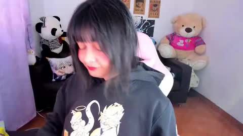 Snapshot of iam_zoechan chatting on 11.10.25 Zoe 3 online show from 11.10.25