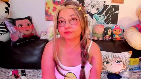 Snapshot of iam_zoechan chatting on 11.17.25 Zoe 3 online show from 11.17.25