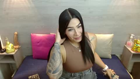 Snapshot of iamcarollvbna chatting on 10.15.25 Caroll online show from 10.15.25