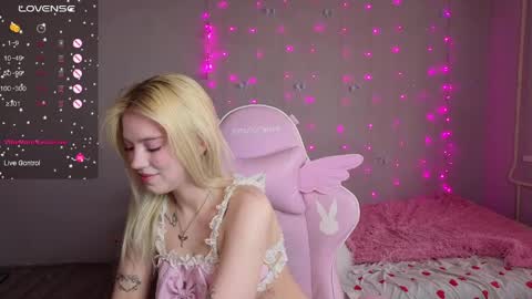 Snapshot of iamcassidy chatting on 04.04.26 Cassie STREAMS HERE EVERYDAY online show from 04.04.26