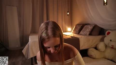 Snapshot of iamclaire_ chatting on 11.13.25 Claire online show from 11.13.25