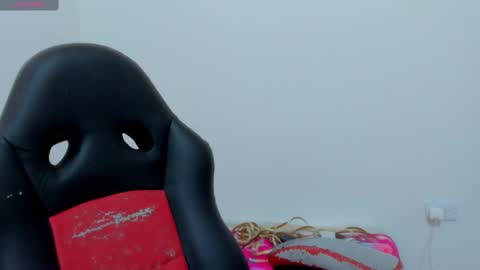 Snapshot of iamevaaa chatting on 02.14.25 Eva online show from 02.14.25
