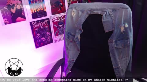 Snapshot of iammari_ chatting on 01.09.25 Mari online show from 01.09.25