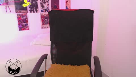 Snapshot of iammari_ chatting on 09.26.25 Mari online show from 09.26.25