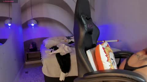 Nayuta online show from 03.09.25