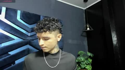 IAN CASTILLO online show from 01.12.26