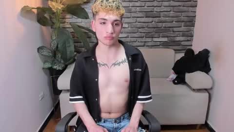 Snapshot of ian_lombardi chatting on 04.14.26 Camilo online show from 04.14.26