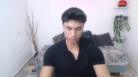 Snapshot of ian_west chatting on 02.12.26 Ian online show from 02.12.26