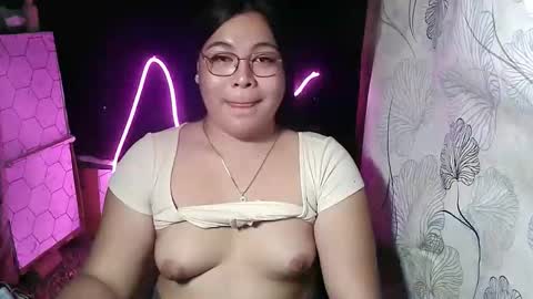 Snapshot of iana_whorexxx chatting on 04.18.26 iana online show from 04.18.26