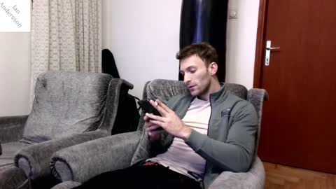 Snapshot of ianandersson27 chatting on 01.11.25 Ian Andersson online show from 01.11.25