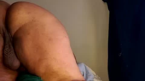 Snapshot of iandromedia chatting on 09.22.25 iandromedia online show from 09.22.25