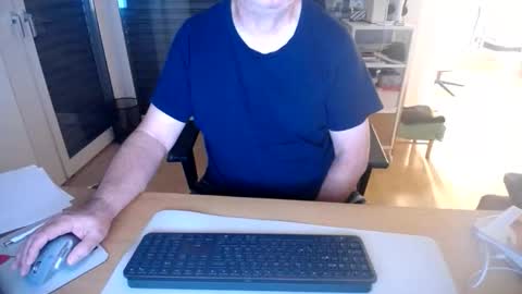 iandy12 online show from 10.26.25