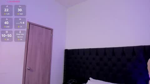 Snapshot of iangilbert chatting on 11.07.25 ian online show from 11.07.25