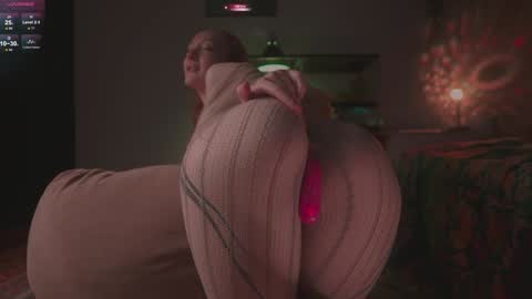 Snapshot of iara_mi chatting on 12.17.25 stream next week online show from 12.17.25