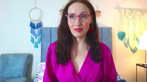 Iberian Moon online show from 11.28.25