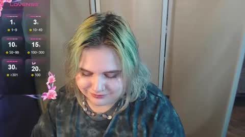Snapshot of ice_baby01 chatting on 10.13.25 Alice Bunny666 online show from 10.13.25