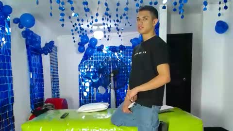 THOMAS AND DAMIAND online show from 12.29.24