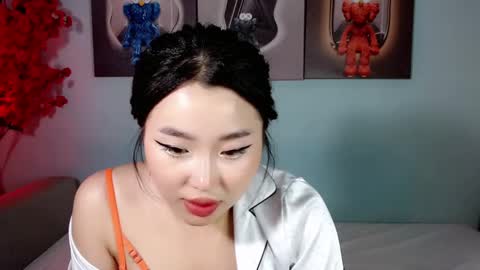 Snapshot of ichiben chatting on 01.14.25 ichiben online show from 01.14.25